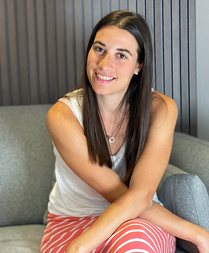 Portrait of Carla Corral – London-based IBCLC Lactation Consultant and Neonatal Nurse